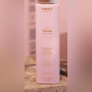 NEW TRULY Pink Hydrating Face Serum